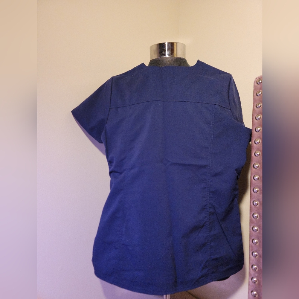 Scrub top - Picture 3 of 3